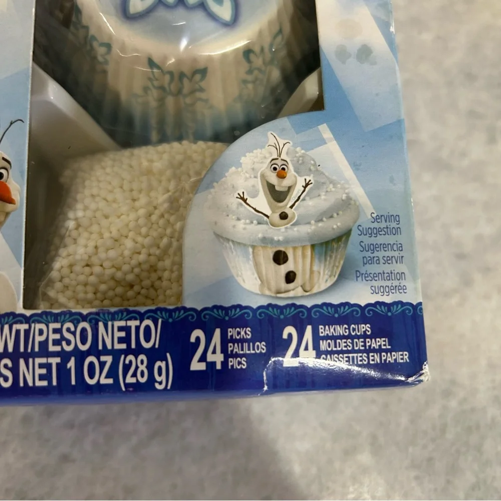 Wilton Disney Frozen CupCake Toppers & baking cups
